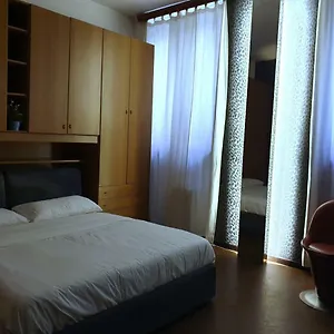 5min-walk-from-duomo-loft-apartment-100m2.italymilanhotels.net/